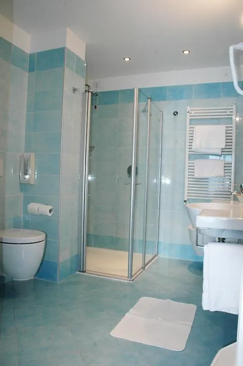 Hotel Garni Vela D'Oro Brenzone sul Garda 3*,